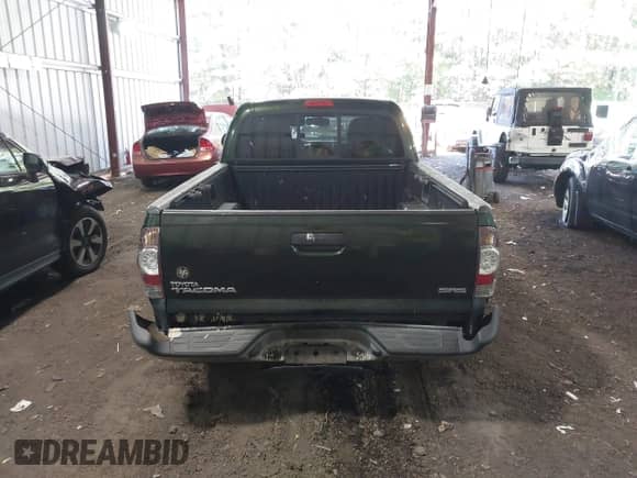 2012 Toyota Tacoma z VIN 5TFTX4CN7CX011547, wystawiony jako IAAI lot #43467048 z przebiegiem 214 617 mil mil oraz . Historia ofert i sprzedaży dostępna na DreamBid. Obrazek 16.