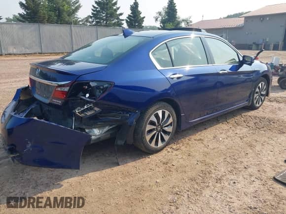 2017 Honda Accord Touring with VIN JHMCR6F73HC007740, listed as a IAAI auction lot 42870267 with 80,405 mi miles and . Bid and sale history available at DreamBid. Image 4.