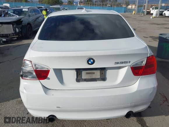 2008 BMW 3 Series 335i z VIN WBAVB77588NM05786, wystawiony jako IAAI lot #43430394 z przebiegiem 128 746 mil mil oraz . Historia ofert i sprzedaży dostępna na DreamBid. Obrazek 16.