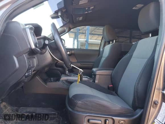 2020 Toyota Tacoma TRD Off Road с VIN 5TFCZ5AN0LX220213, выставлен на аукционе Copart как лот 82211705 с пробегом 72 977 миль миль и Списание • Salvage title. История ставок и продаж доступна на DreamBid. Изображение 7.