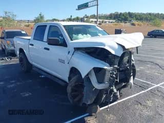 2017 Ram 1500 Express z VIN 1C6RR6KG5HS513178, wystawiony jako IAAI lot #43242797 z przebiegiem 68 043 mil mil oraz . Historia ofert i sprzedaży dostępna na DreamBid. Obrazek 1.