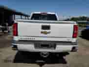 2016 Chevrolet Silverado 2500HD LTZ z VIN 1GC1KWEG3GF162736, wystawiony jako Copart lot #62386345 z przebiegiem 113 259 mil mil oraz Czysty tytuł • Clean title. Historia ofert i sprzedaży dostępna na DreamBid. Obrazek 6.