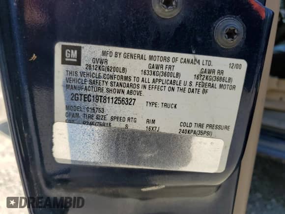 2001 GMC Sierra 1500 SLE with VIN 2GTEC19T811256327, listed as a Copart auction lot 55896305 with 260,448 mi miles and Salvage title. Bid and sale history available at DreamBid. Image 12.