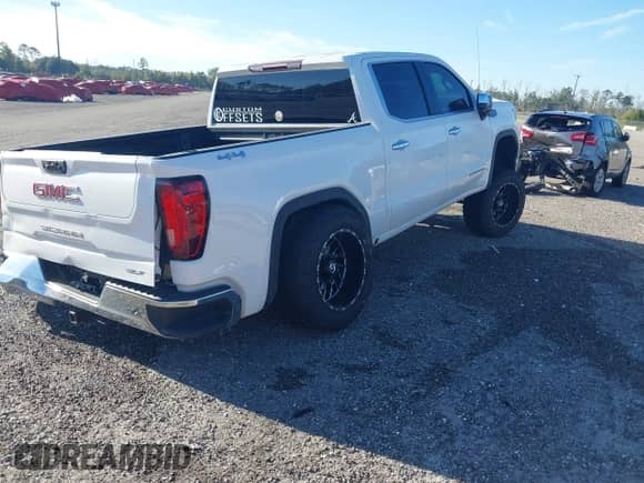 2024 GMC Sierra 1500 SLT с VIN 3GTUUDED9RG111597, выставлен на аукционе IAAI как лот 43054968 с пробегом 38 755 миль миль и . История ставок и продаж доступна на DreamBid. Изображение 4.