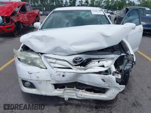 2011 Toyota Camry LE z VIN 4T1BF3EK2BU591894, wystawiony jako IAAI lot #42482786 z przebiegiem 205 829 mil mil oraz . Historia ofert i sprzedaży dostępna na DreamBid. Obrazek 6.