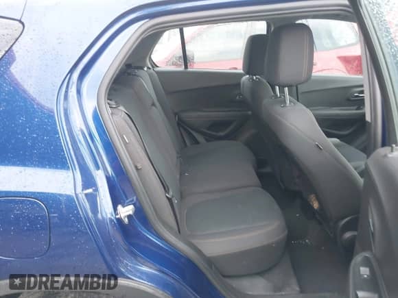 2017 Chevrolet Trax LS z VIN 3GNCJKSB6HL186542, wystawiony jako IAAI lot #42597857 z przebiegiem 107 275 mil mil oraz . Historia ofert i sprzedaży dostępna na DreamBid. Obrazek 8.