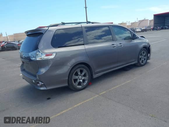 2015 Toyota Sienna SE Premium с VIN 5TDXK3DCXFS594858, выставлен на аукционе IAAI как лот 43099406 с пробегом 91 092 миль миль и . История ставок и продаж доступна на DreamBid. Изображение 4.