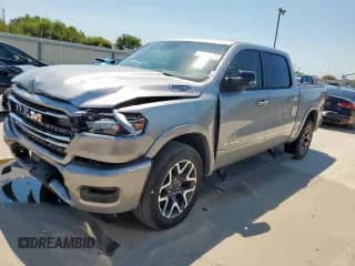 2025 Ram 1500 Laramie z VIN 1C6SRFJP4SN511835, wystawiony jako Copart lot #71278775 z przebiegiem 8 173 mil mil oraz Szkoda całkowita • Salvage title. Historia ofert i sprzedaży dostępna na DreamBid. Obrazek 1.
