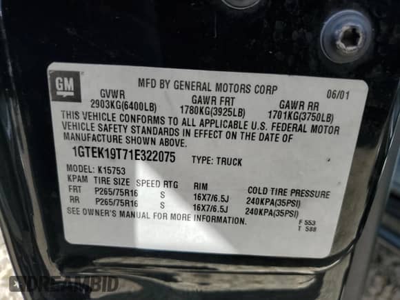 2001 GMC Sierra 1500 SLE z VIN 1GTEK19T71E322075, wystawiony jako Copart lot #81953495 z przebiegiem 205 987 mil mil oraz Szkoda całkowita • Salvage title. Historia ofert i sprzedaży dostępna na DreamBid. Obrazek 12.