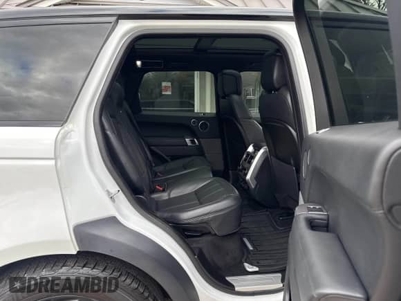 2019 Land Rover Range Rover Sport HSE with VIN SALWR2RVXKA839444, listed as a IAAI auction lot 43561010 with 93,172 mi miles and . Bid and sale history available at DreamBid. Image 8.