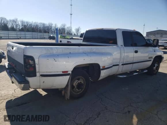 1999 Dodge 3500 with VIN 1B7MC3362XJ571424, listed as a Copart auction lot 42215965 with 248,410 mi miles and Clean title. Bid and sale history available at DreamBid. Image 3.