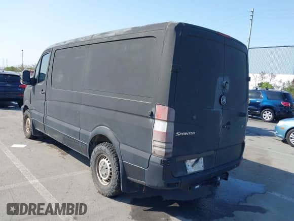 2007 Dodge Sprinter with VIN WD0PE745775163148, listed as a IAAI auction lot 42443845 with 389,024 mi miles and . Bid and sale history available at DreamBid. Image 3.