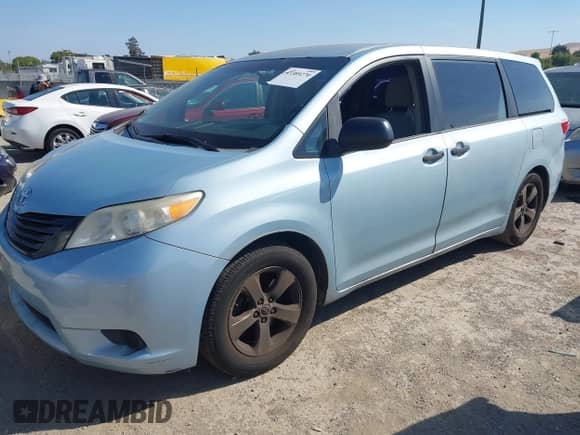 2015 Toyota Sienna L with VIN 5TDZK3DC9FS541075, listed as a IAAI auction lot 43389270 with 235,288 mi miles and . Bid and sale history available at DreamBid. Image 2.