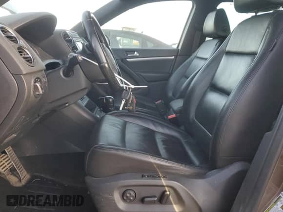 2015 Volkswagen Tiguan Comfortline with VIN WVGJV7AX9FW048706, listed as a Copart auction lot 89731605 with 232,821 mi miles and Clean title. Bid and sale history available at DreamBid. Image 7.