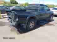 2004 Toyota Tacoma PreRunner z VIN 5TESN92N04Z339967, wystawiony jako IAAI lot #42585200 z przebiegiem 280 189 mil mil oraz . Historia ofert i sprzedaży dostępna na DreamBid. Obrazek 4.