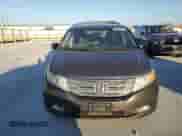 2013 Honda Odyssey Touring z VIN 5FNRL5H93DB050994, wystawiony jako Copart lot #89448415 z przebiegiem 138 294 mil mil oraz Czysty tytuł • Clean title. Historia ofert i sprzedaży dostępna na DreamBid. Obrazek 5.