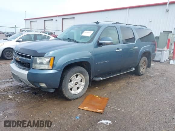 2009 Chevrolet Suburban 2LT с VIN 1GNFK26379R209463, выставлен на аукционе IAAI как лот 42505241 с пробегом 304 821 миль миль и . История ставок и продаж доступна на DreamBid. Изображение 17.