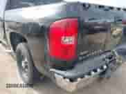 2012 Chevrolet Silverado 1500 LS z VIN 3GCPCREA7CG105775, wystawiony jako IAAI lot #41752232 z przebiegiem 271 970 mil mil oraz . Historia ofert i sprzedaży dostępna na DreamBid. Obrazek 18.