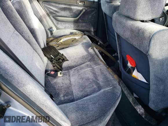 1990 Honda Accord LX z VIN JHMCB7657LC094933, wystawiony jako Copart lot #42030575 z przebiegiem 156 426 mil mil oraz Szkoda całkowita • Salvage title. Historia ofert i sprzedaży dostępna na DreamBid. Obrazek 10.