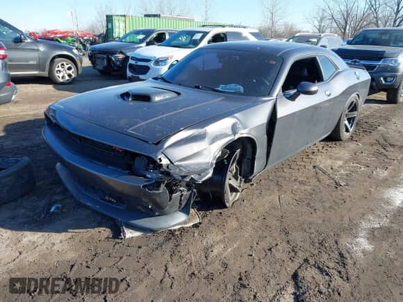 2016 Dodge Challenger R/T Scat Pack z VIN 2C3CDZFJ1GH249729, wystawiony jako IAAI lot #41589369 z przebiegiem 44 555 mil mil oraz . Historia ofert i sprzedaży dostępna na DreamBid. Obrazek 19.