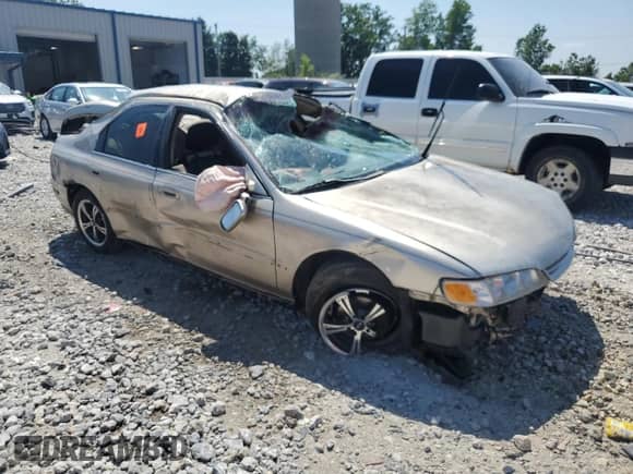 1994 Honda Accord LX z VIN 1HGCD5636RA134388, wystawiony jako Copart lot #65996815 z przebiegiem Nie podano mil oraz Czysty tytuł • Clean title. Historia ofert i sprzedaży dostępna na DreamBid. Obrazek 4.