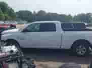 2020 Ram 1500 SLT z VIN 1C6RR6TT9LS111068, wystawiony jako IAAI lot #42132794 z przebiegiem 131 133 mil mil oraz . Historia ofert i sprzedaży dostępna na DreamBid. Obrazek 14.