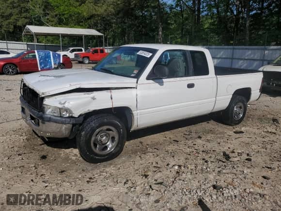 2000 Dodge 1500 with VIN 3B7HC13Y3YG144442, listed as a Copart auction lot 53854025 with 205,754 mi miles and Salvage title. Bid and sale history available at DreamBid. Image 1.