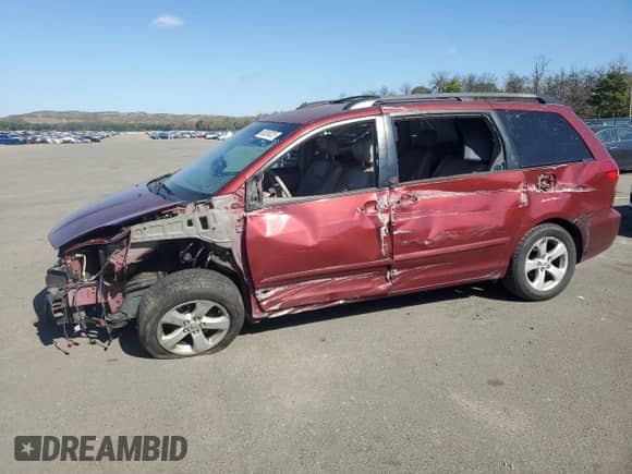 2006 Toyota Sienna XLE z VIN 5TDZA22C76S409318, wystawiony jako Copart lot #85260825 z przebiegiem 183 779 mil mil oraz Szkoda całkowita • Salvage title. Historia ofert i sprzedaży dostępna na DreamBid. Obrazek 1.