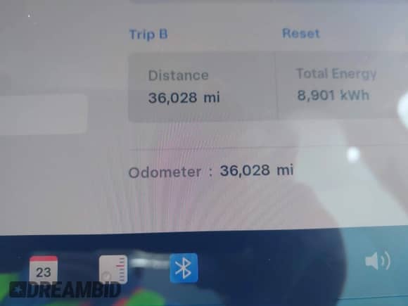 2022 Tesla Model Y Long Range z VIN 7SAYGDEEXNF418006, wystawiony jako IAAI lot #43267037 z przebiegiem 36 028 mil mil oraz . Historia ofert i sprzedaży dostępna na DreamBid. Obrazek 15.
