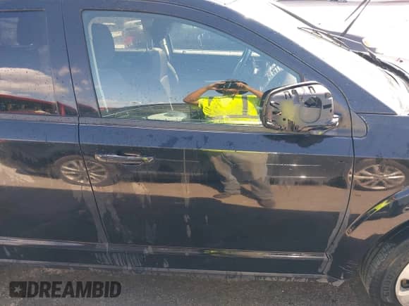 2017 Dodge Journey SE with VIN 3C4PDCAB9HT605136, listed as a IAAI auction lot 43423636 with 163,779 mi miles and . Bid and sale history available at DreamBid. Image 13.