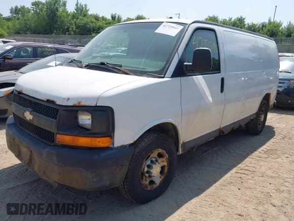 2009 Chevrolet Express Cargo with VIN 1GCGG25C091116931, listed as a IAAI auction lot 42735045 with 239,597 mi miles and . Bid and sale history available at DreamBid. Image 2.