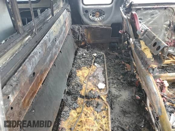 1993 Dodge Dakota z VIN 1B7GG23X4PS241900, wystawiony jako Copart lot #67055135 z przebiegiem Nie podano mil oraz Szkoda całkowita • Salvage title. Historia ofert i sprzedaży dostępna na DreamBid. Obrazek 10.