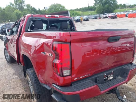 2024 Chevrolet Colorado 4WD LT с VIN 1GCGTCEC2R1239776, выставлен на аукционе IAAI как лот 42792020 с пробегом 6 773 миль миль и . История ставок и продаж доступна на DreamBid. Изображение 3.