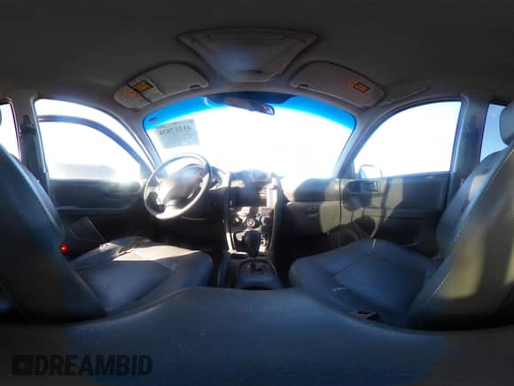 2001 Hyundai Santa Fe GLS z VIN KM8SC83D81U010990, wystawiony jako IAAI lot #41217838 z przebiegiem 171 330 mil mil oraz . Historia ofert i sprzedaży dostępna na DreamBid. Obrazek 18.