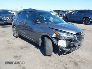 2021 Nissan Kicks SR z VIN 3N1CP5DV3ML492241, wystawiony jako IAAI lot #42528492 z przebiegiem 36 957 mil mil oraz . Historia ofert i sprzedaży dostępna na DreamBid. Obrazek 1.