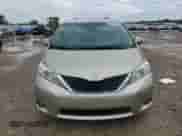 2015 Toyota Sienna XLE with VIN 5TDYK3DC2FS687328, listed as a Copart auction lot 81078635 with 63,948 mi miles and Salvage title. Bid and sale history available at DreamBid. Image 5.