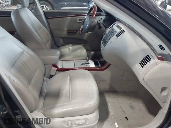 2006 Hyundai Azera SE with VIN KMHFC46F96A039365, listed as a IAAI auction lot 42812434 with 137,901 mi miles and . Bid and sale history available at DreamBid. Image 5.