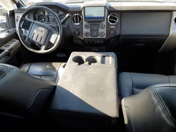 2016 Ford F-250 Lariat z VIN 1FT7W2BT1GED44014, wystawiony jako Copart lot #84857845 z przebiegiem 142 890 mil mil oraz Szkoda całkowita • Salvage title. Historia ofert i sprzedaży dostępna na DreamBid. Obrazek 8.