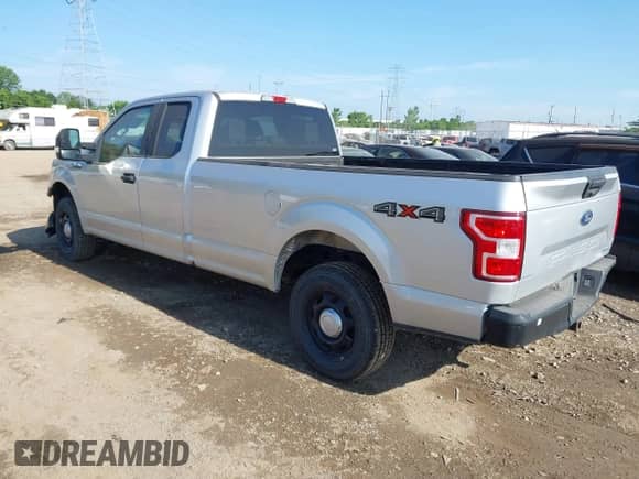 2018 Ford F-150 XL z VIN 1FTFX1EG1JKD86371, wystawiony jako IAAI lot #42617305 z przebiegiem 212 187 mil mil oraz . Historia ofert i sprzedaży dostępna na DreamBid. Obrazek 3.