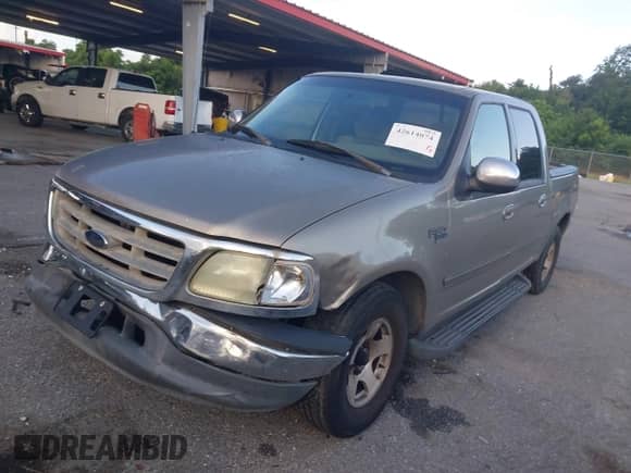 2002 Ford F-150 XLT z VIN 1FTRW07692KB16126, wystawiony jako IAAI lot #42614074 z przebiegiem Nie podano mil oraz . Historia ofert i sprzedaży dostępna na DreamBid. Obrazek 2.