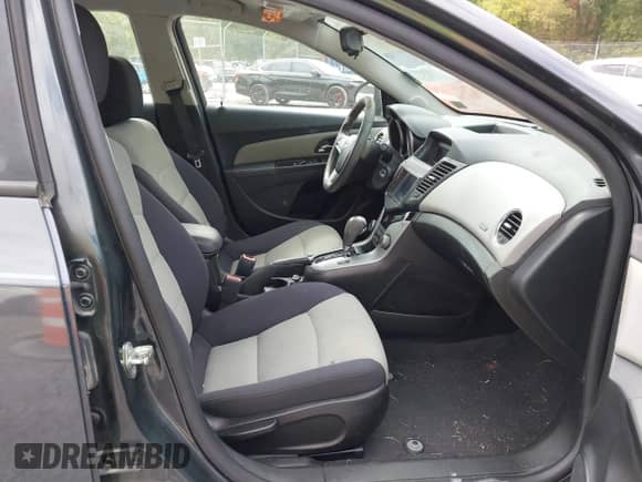 2013 Chevrolet Cruze LS с VIN 1G1PA5SHXD7185952, выставлен на аукционе IAAI как лот 43207516 с пробегом 139 101 миль миль и . История ставок и продаж доступна на DreamBid. Изображение 5.