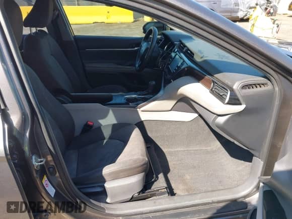 2019 Toyota Camry SE z VIN 4T1B11HK5KU750793, wystawiony jako IAAI lot #43209555 z przebiegiem 144 832 mil mil oraz . Historia ofert i sprzedaży dostępna na DreamBid. Obrazek 5.