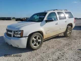 2014 Chevrolet Tahoe LTZ с VIN 1GNSCCE00ER106095, выставлен на аукционе Copart как лот 81633235 с пробегом 311 501 миль миль и Списание • Salvage title. История ставок и продаж доступна на DreamBid. Изображение 1.
