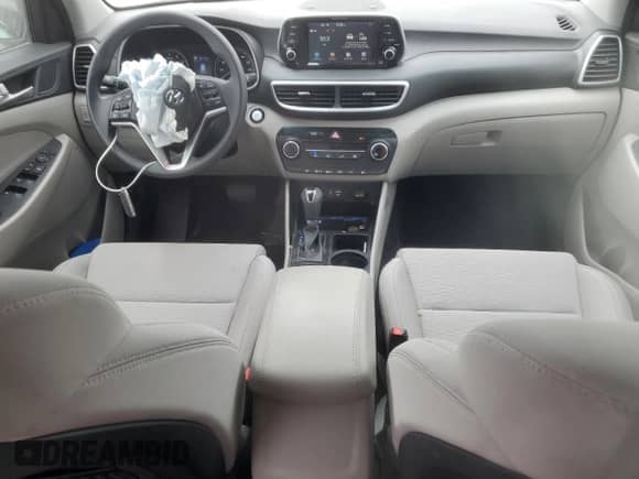 2020 Hyundai Tucson Value с VIN KM8J33A47LU178611, выставлен на аукционе Copart как лот 53383805 с пробегом 83 584 миль миль и Списание • Salvage title. История ставок и продаж доступна на DreamBid. Изображение 8.