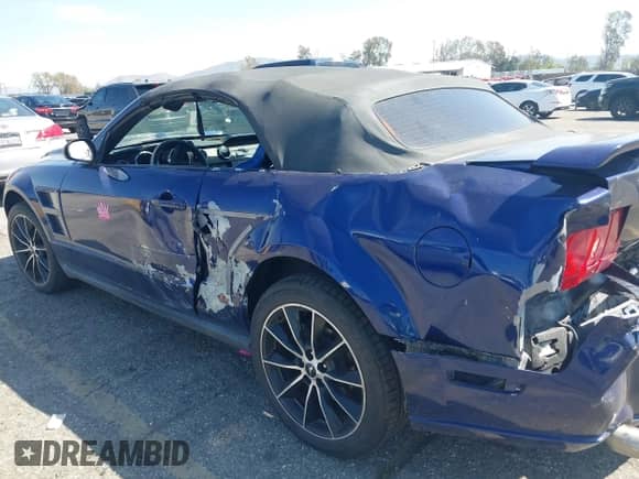 2006 Ford Mustang Standard with VIN 1ZVFT84N865230478, listed as a IAAI auction lot 41835028 with 162,188 mi miles and . Bid and sale history available at DreamBid. Image 12.