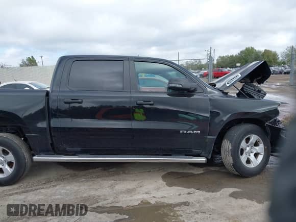 2023 Ram 1500 Big Horn z VIN 1C6RREFT4PN585312, wystawiony jako IAAI lot #41560063 z przebiegiem 45 796 mil mil oraz . Historia ofert i sprzedaży dostępna na DreamBid. Obrazek 14.