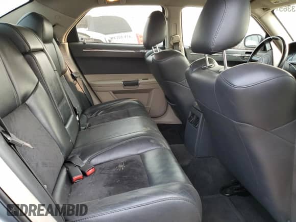 2006 Chrysler 300 C SRT-8 z VIN 2C3LA73W66H426657, wystawiony jako Copart lot #59043365 z przebiegiem 159 188 mil mil oraz Szkoda całkowita • Salvage title. Historia ofert i sprzedaży dostępna na DreamBid. Obrazek 10.