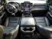 2021 Ram 1500 z VIN 1C6SRFPM0MN764764, wystawiony jako Copart lot #84715984 z przebiegiem 52 019 mil mil oraz Szkoda całkowita • Salvage title. Historia ofert i sprzedaży dostępna na DreamBid. Obrazek 8.