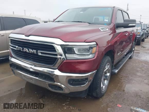 2020 Ram 1500 Big Horn z VIN 1C6RREFT5LN146341, wystawiony jako IAAI lot #41463022 z przebiegiem 135 064 mil mil oraz . Historia ofert i sprzedaży dostępna na DreamBid. Obrazek 2.