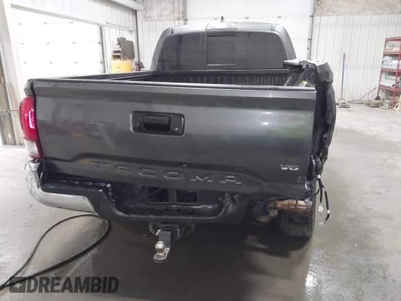 2019 Toyota Tacoma SR5 с VIN 3TMDZ5BN7KM061942, выставлен на аукционе IAAI как лот 42843178 с пробегом 99 102 миль миль и . История ставок и продаж доступна на DreamBid. Изображение 16.